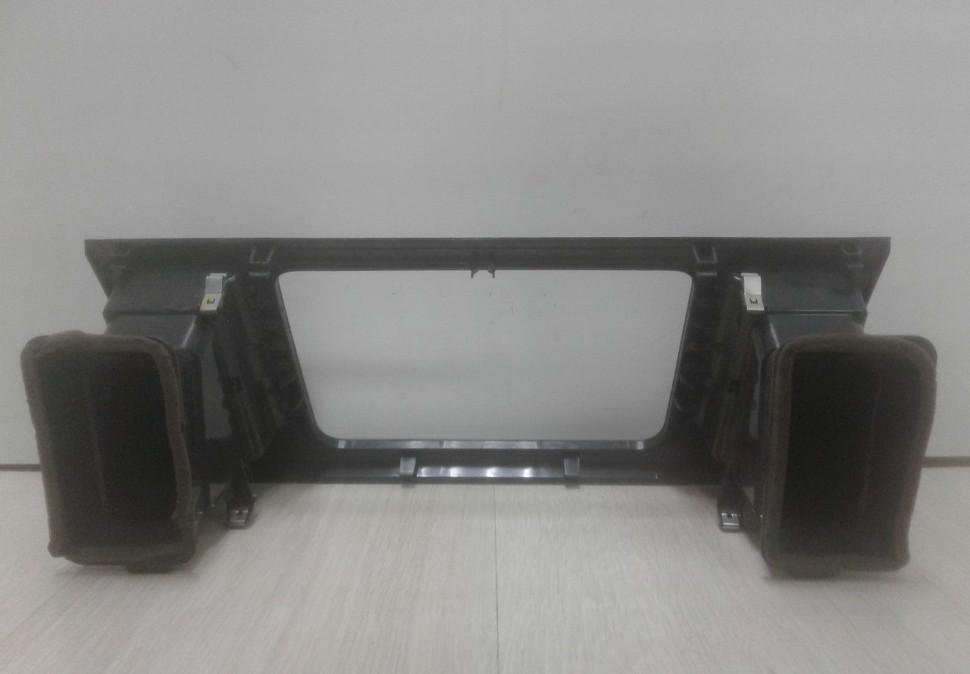 Рамка навигации Volkswagen Transporter T6 oem 7e1857038 (мал.деф.) Рамка навигации Volkswagen Transporter T6 oem 7e1857038 (мал.деф.)