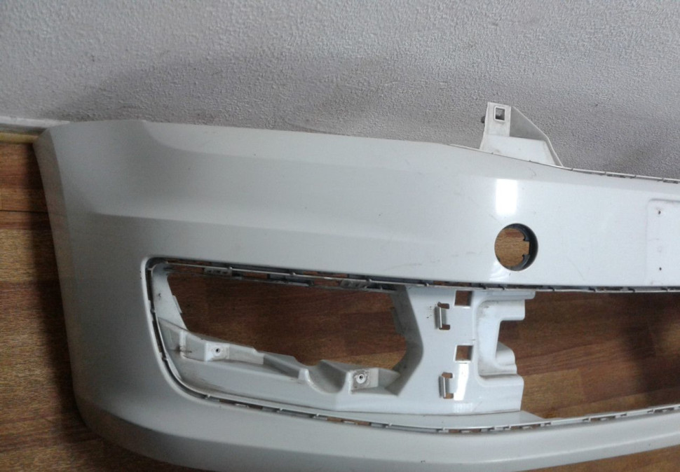 Бампер передний Volkswagen Polo (15>) рестайл (трещ.) oem 6ru807221 Бампер передний Volkswagen Polo (15>) рестайл (трещ.) oem 6ru807221