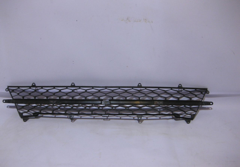 Решетка переднего бампера Lada Vesta oem 8450006674 (Скл-3)