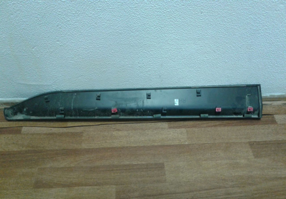 Молдинг двери передний правый Hyundai Creta oem 87724m0000