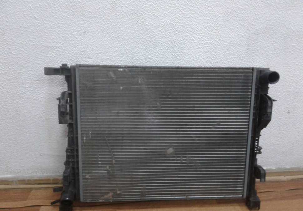 Радиатор охлаждения Lada Largus oem 214105731r (скл-3)