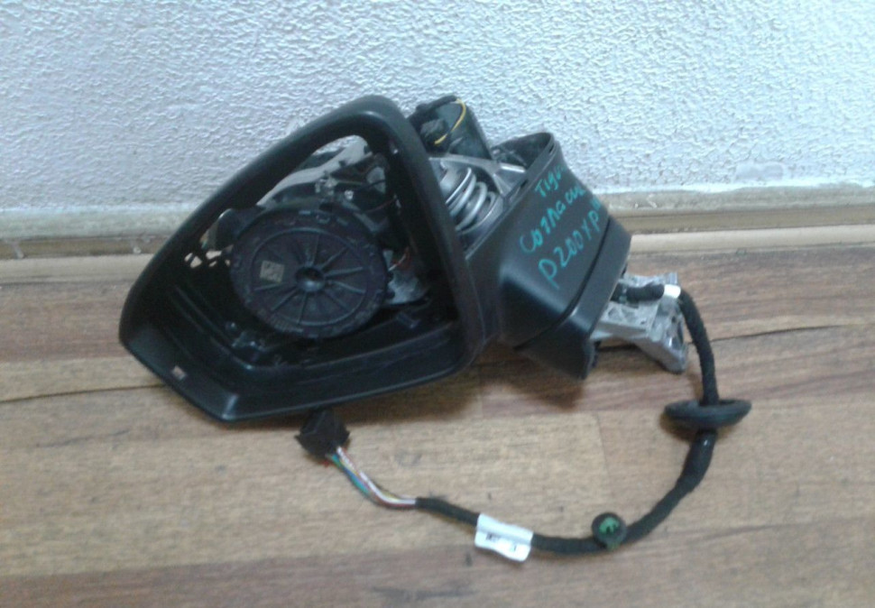 Корпус зеркала левый Volkswagen Tiguan 2 oem 5nb857501 (9 конт)