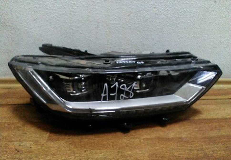 Фара правая Volkswagen Passat B8 сломан корпус oem 3g1941082c