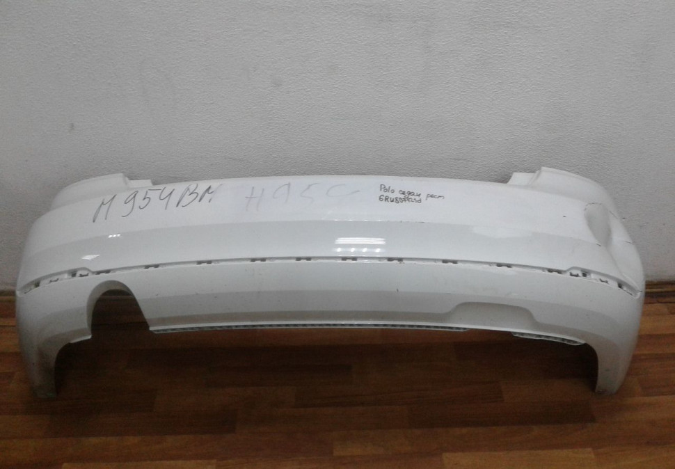 Бампер задний Volkswagen Polo рест OEM 6RU807421D (вмятина)