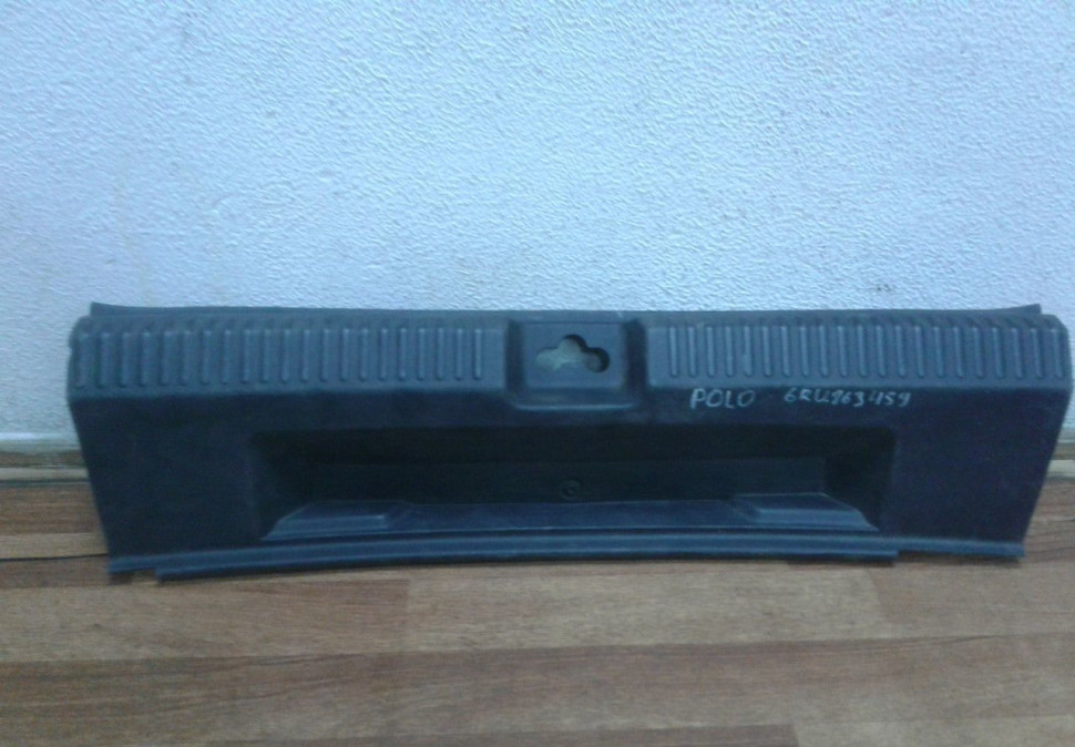 Обивка задней панели Volkswagen Polo седан oem 6ru863459 (скл-3)