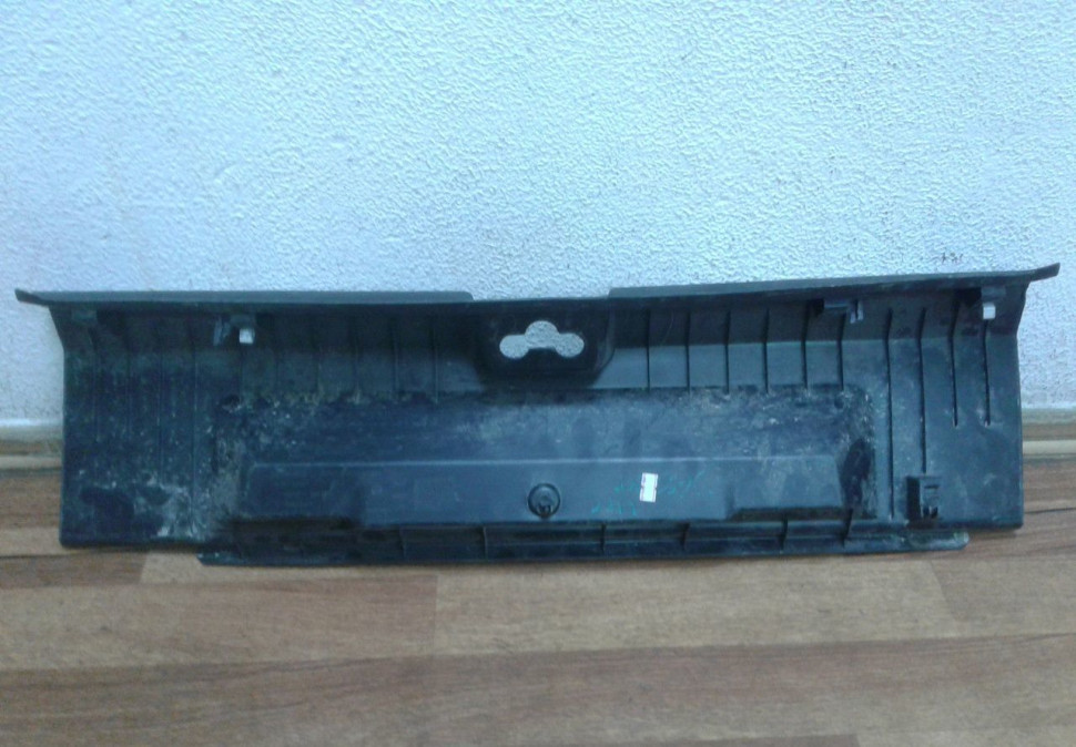 Обивка задней панели Volkswagen Polo седан oem 6ru863459 (скл-3)