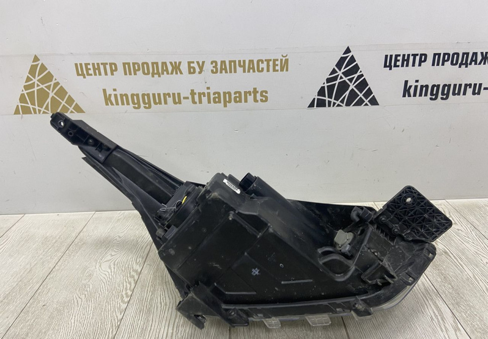 Фара левая галоген Hyundai Creta 2016 em 92101M0000