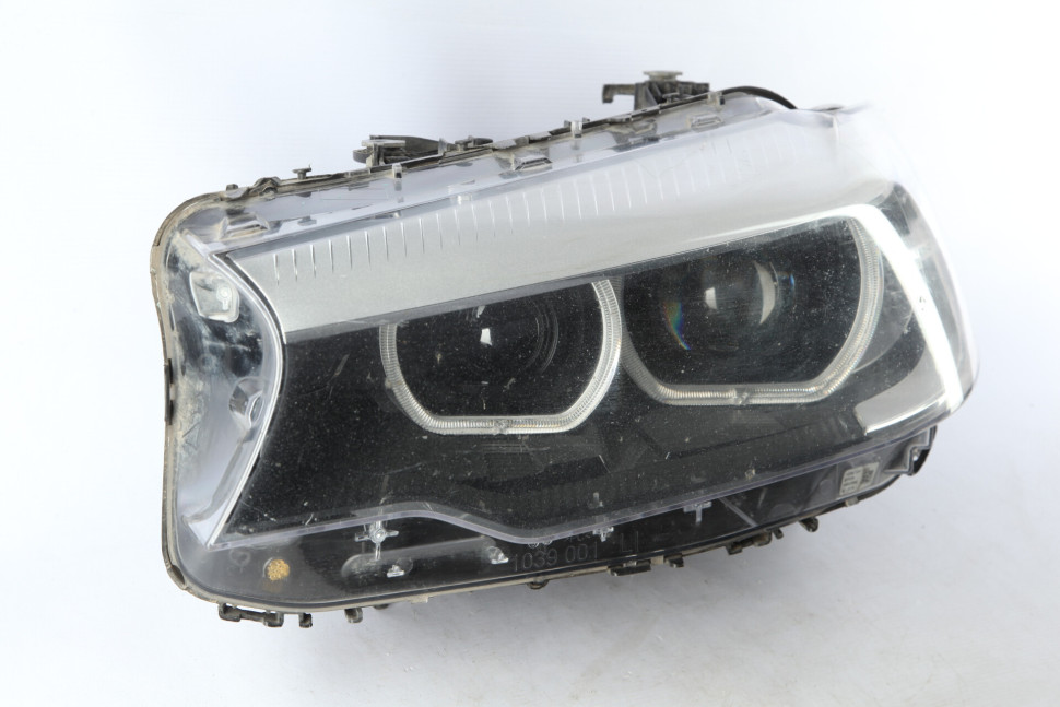 Фара ЛЭД LED не адаптив левая бу BMW 5 G30 OEM 63117214953