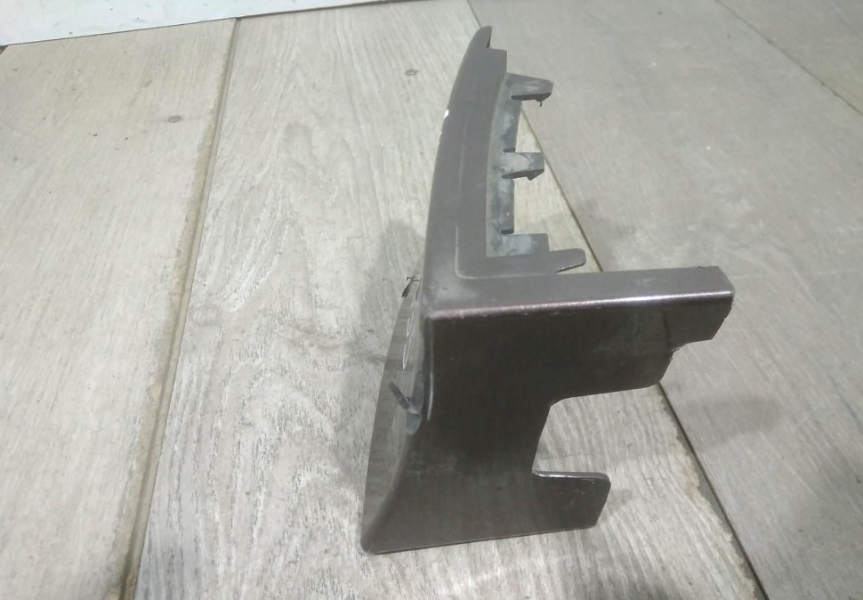 Накладка заднего бампера левая бу Skoda Yeti рестайлинг OEM 5L6813345A Накладка заднего бампера левая бу Skoda Yeti рестайлинг OEM 5L6813345A