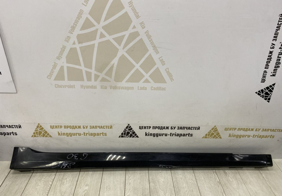 Порог правый BMW 5 G30 OEM 51777387338