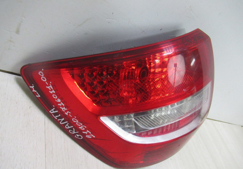 Фонарь левый Lada Granta oem 21900371601100 (в хорошем состоянии) (скл-3)