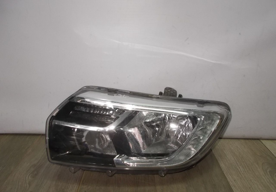 Фара левая бу Renault Logan 2 рестайлинг OEM 260609154R