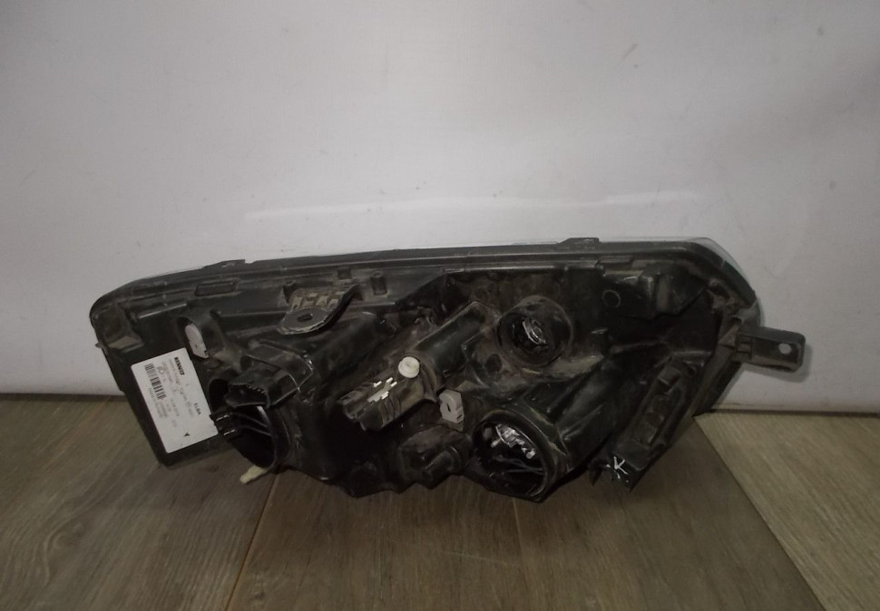 Фара левая бу Renault Logan 2 рестайлинг OEM 260609154R