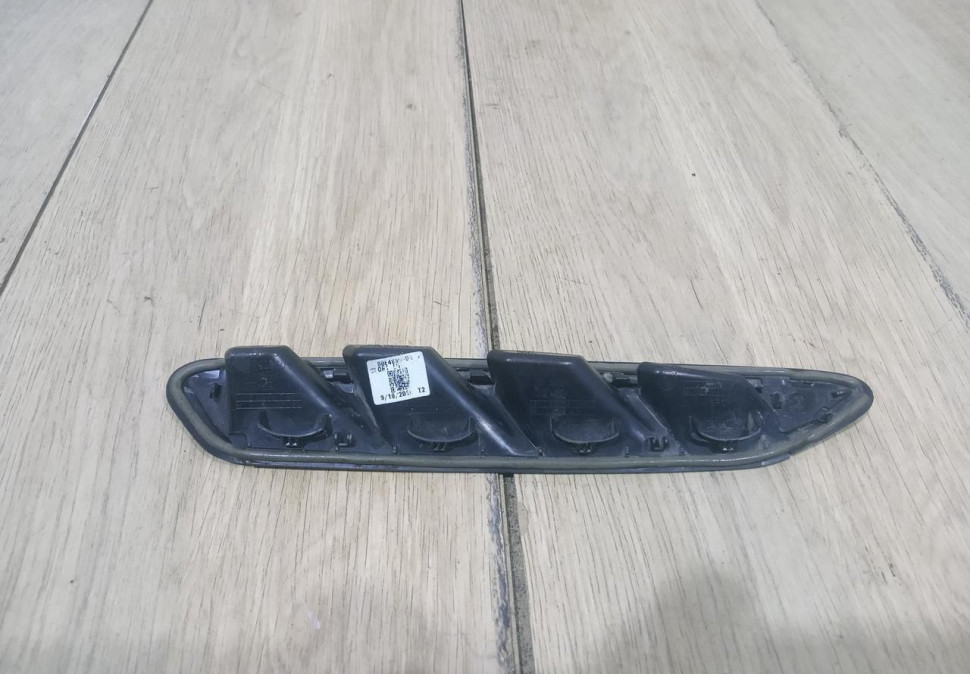 Накладка крыла передняя левая бу BMW X3 G01 OEM 51137418603