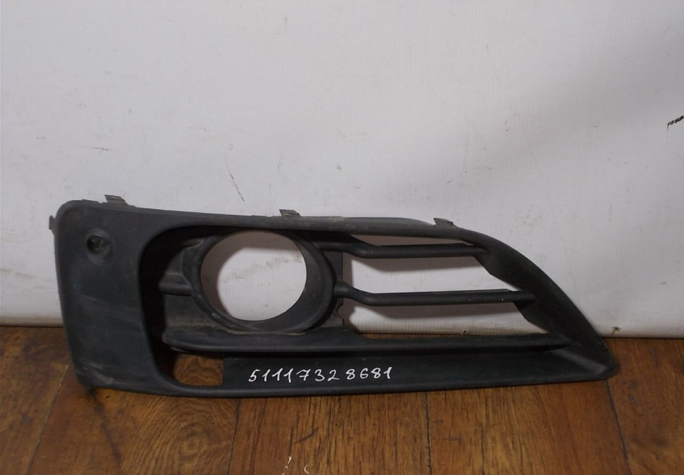 Решетка противотуманной фары левая бу BMW 2 F45 OEM 51117328681