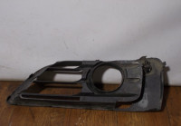 Решетка противотуманной фары левая бу BMW 2 F45 OEM 51117328681