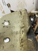 Кронштейн левый Skoda Karoq 2017 OEM 57A827167