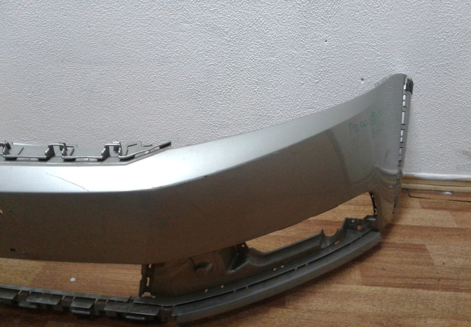 Бампер передний Volkswagen Passat B7 Alltrack 2011 OEM 3AA807217Q