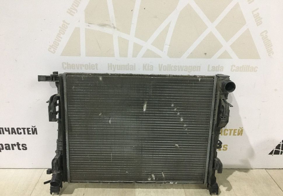Радиатор охлаждения Renault Logan 2 OEM 214105731R