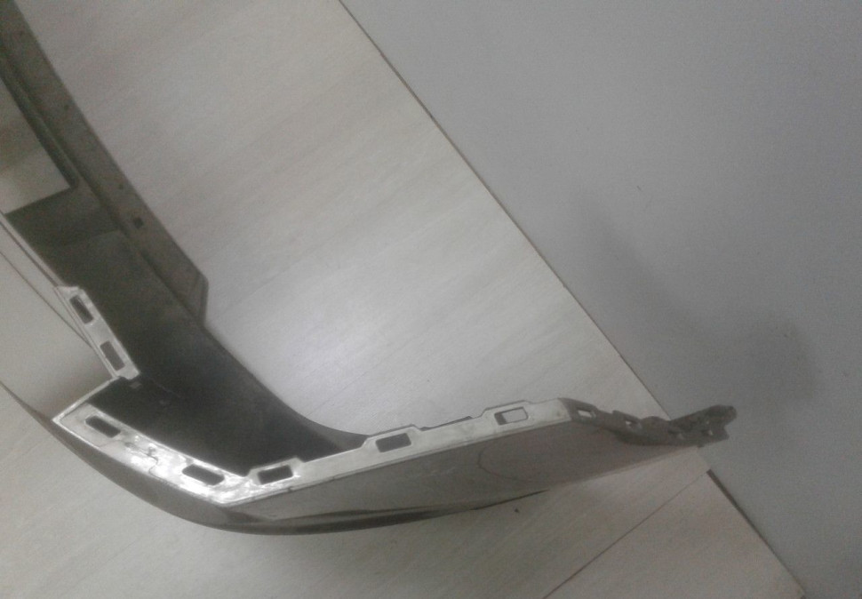 Бампер задний Volkswagen Tiguan 2 oem 5na807421 (трещина) Бампер задний Volkswagen Tiguan 2 oem 5na807421 (трещина)