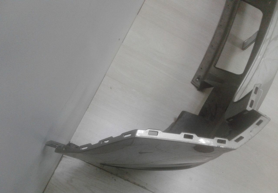 Бампер задний Volkswagen Tiguan 2 oem 5na807421 (трещина) Бампер задний Volkswagen Tiguan 2 oem 5na807421 (трещина)