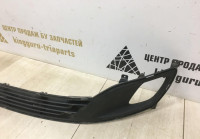 Решетка бампера Центральная Kia Venga 2009 oem 865611P000