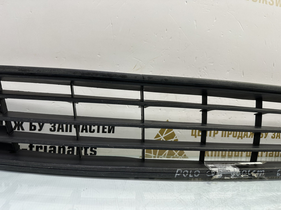 Решетка переднего бампера Volkswagen Polo 5 дорестайлинг 2009 OEM 6RU853677 Решетка переднего бампера Volkswagen Polo 5 дорестайлинг 2009 OEM 6RU853677