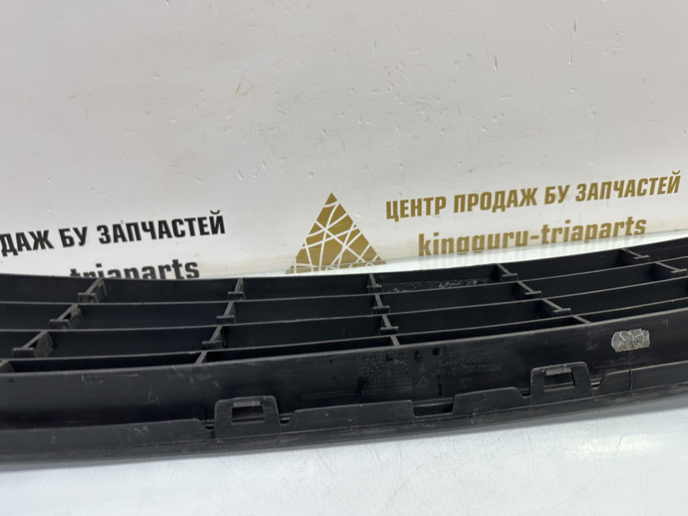 Решетка переднего бампера Volkswagen Polo 5 дорестайлинг 2009 OEM 6RU853677 Решетка переднего бампера Volkswagen Polo 5 дорестайлинг 2009 OEM 6RU853677