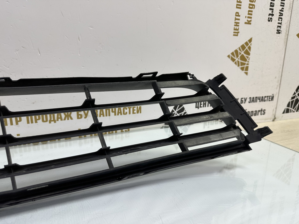 Решетка переднего бампера Volkswagen Polo 5 дорестайлинг 2009 OEM 6RU853677 Решетка переднего бампера Volkswagen Polo 5 дорестайлинг 2009 OEM 6RU853677