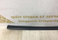 Молдинг двери передний правый Skoda Yeti OEM 5L0853518B