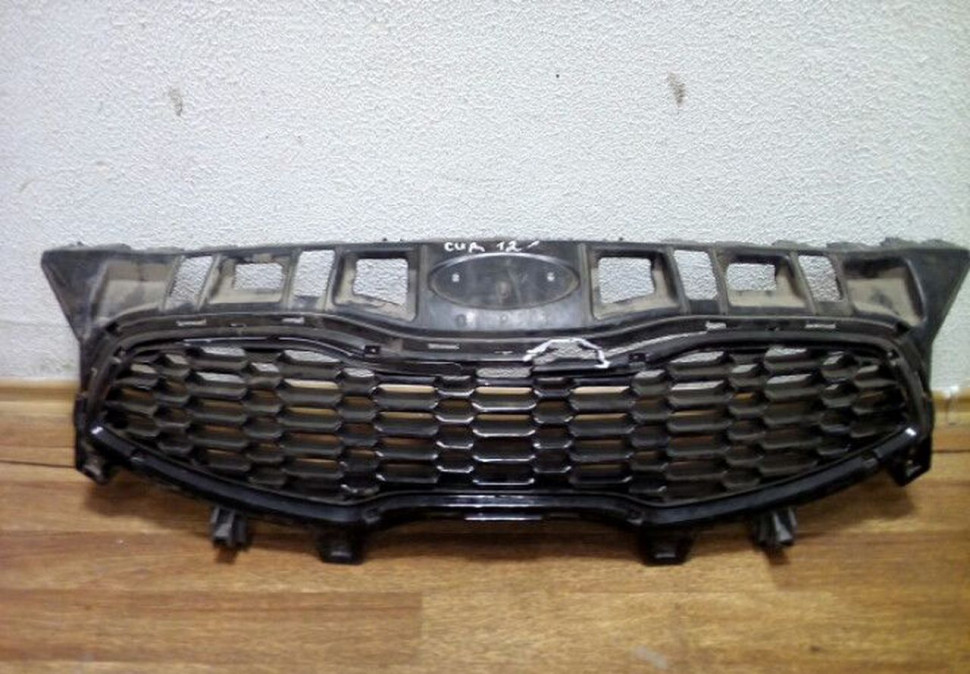 Решетка радиатора Kia Ceed 12- Oem 86351A2010 (трещина)
