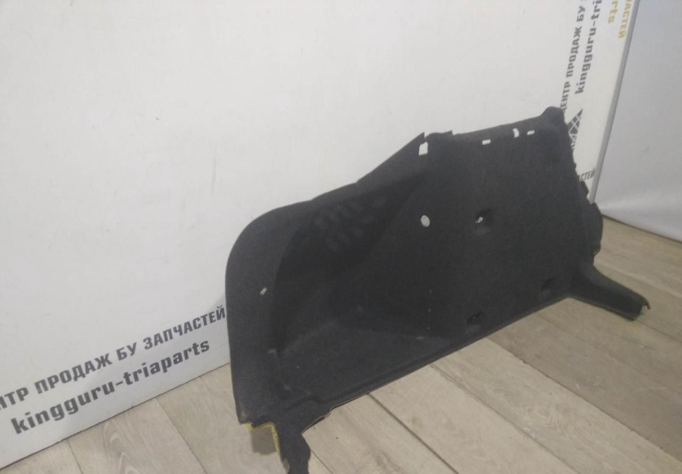 Обивка багажника левая бу Skoda Octavia A7 OEM 5EU867427E