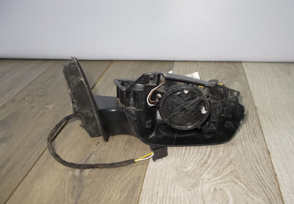Корпус зеркала правый бу Skoda Rapid рестайлинг OEM 5JB857502J Корпус зеркала правый бу Skoda Rapid рестайлинг OEM 5JB857502J