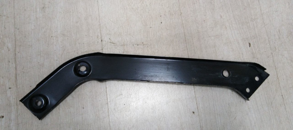 Суппорт фары правый Volkswagen Tiguan 2 2017> oem 5NA805932A Суппорт фары правый Volkswagen Tiguan 2 2017> oem 5NA805932A