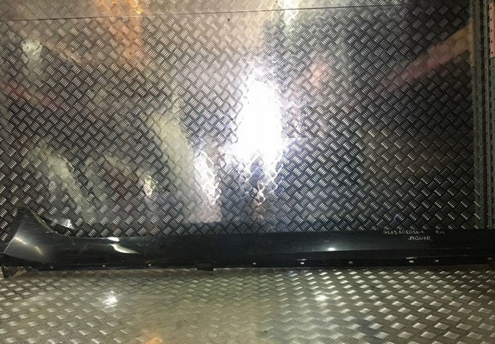 Накладка порога правая Jaguar XE (14>) oem GX73101D56A