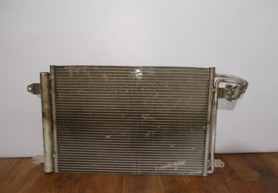 Радиатор кондиционера бу Skoda Octavia A5 OEM 1K0820411AH Радиатор кондиционера бу Skoda Octavia A5 OEM 1K0820411AH