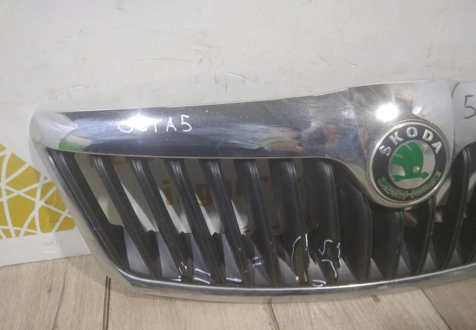 Решетка радиатора бу Skoda Octavia A5 OEM 1Z0853651C Решетка радиатора бу Skoda Octavia A5 OEM 1Z0853651C