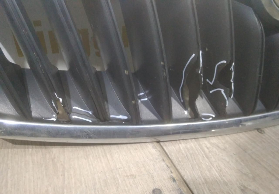 Решетка радиатора бу Skoda Octavia A5 OEM 1Z0853651C Решетка радиатора бу Skoda Octavia A5 OEM 1Z0853651C