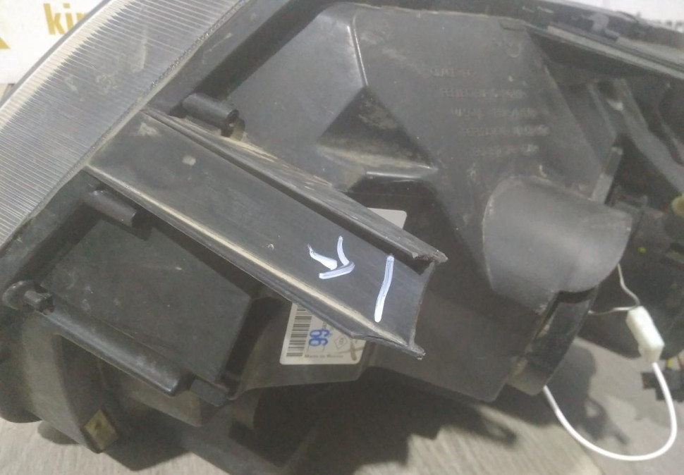 Фара правая бу Renault Duster рестайлинг OEM 260107307R