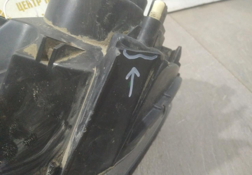 Фара правая бу Renault Duster рестайлинг OEM 260107307R
