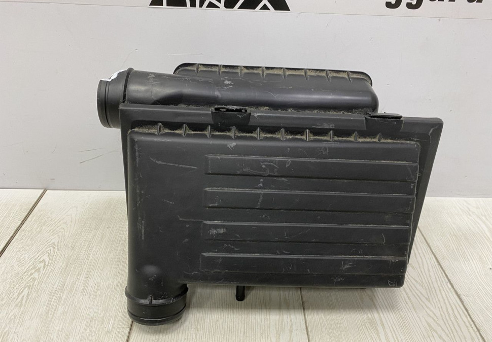 Корпус воздушного фильтра бу Skoda Rapid / Volkswagen Golf 7 OEM 04E129611G