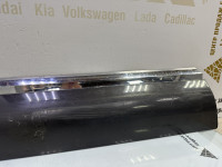Молдинг двери передний левый Volkswagen Touareg бу (Скл-1)