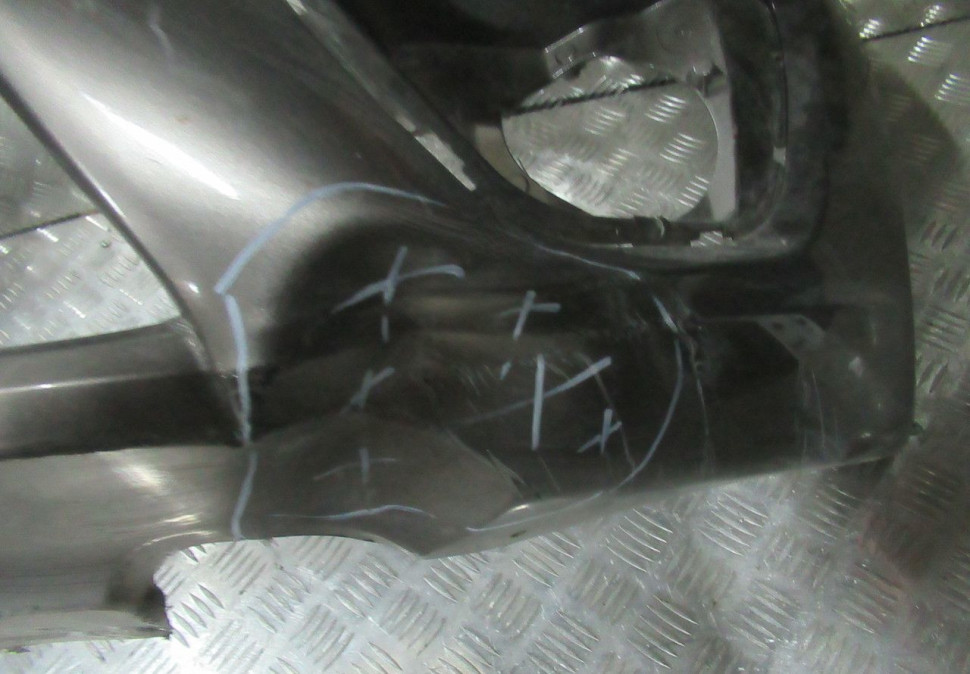 Бампер передний Lada Granta oem 2190280301510 (вмятина) (скл-3) Бампер передний Lada Granta oem 2190280301510 (вмятина) (скл-3)