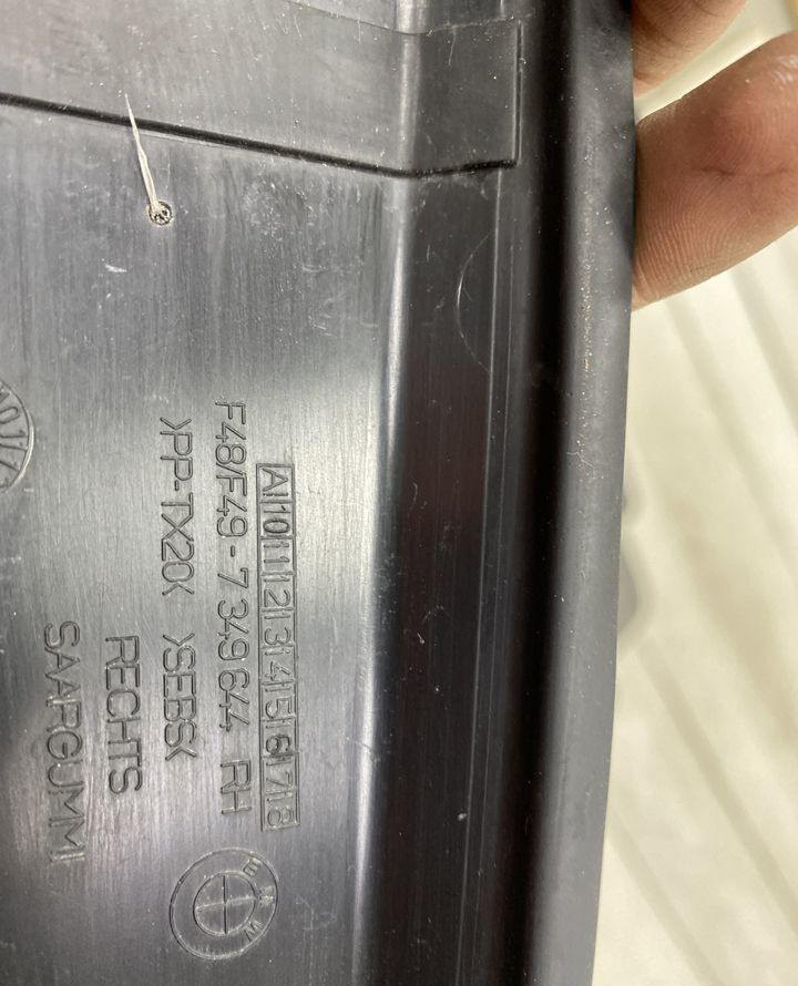 Уплотнитель шва дверной стойки передняя правая BMW X1 F48 OEM 51767349644 Уплотнитель шва дверной стойки передняя правая BMW X1 F48 OEM 51767349644