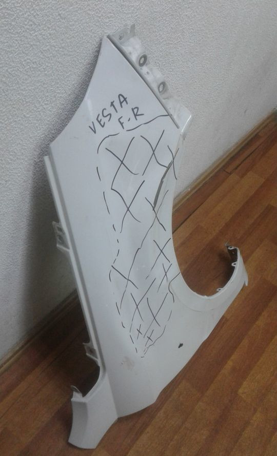 Крыло переднее правое Lada Vesta oem 8450039386 (вмятина) (скл-3)