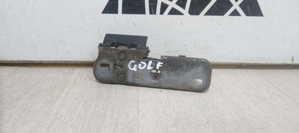 Замок капота Volkswagen Golf 5  oem 1k0823480