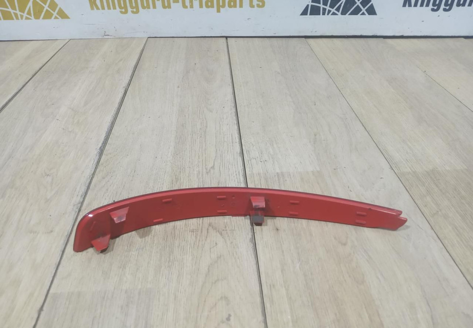 Катафот заднего бампера левый бу Skoda Octavia A7 OEM 5E5945105
