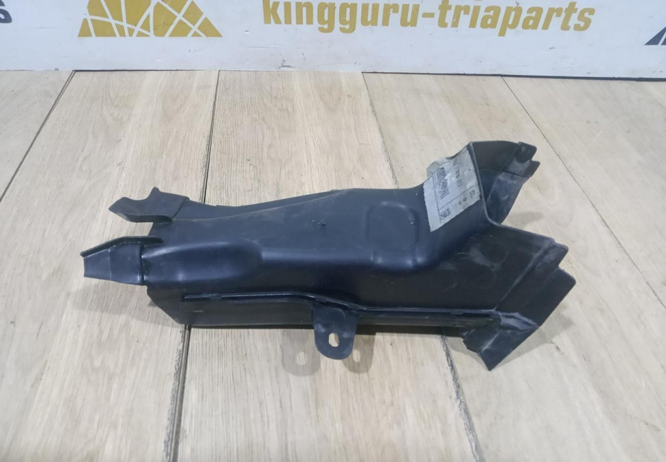 Воздуховод тормозного механизма правый бу BMW 7 G11 рестайлинг OEM 51747475278