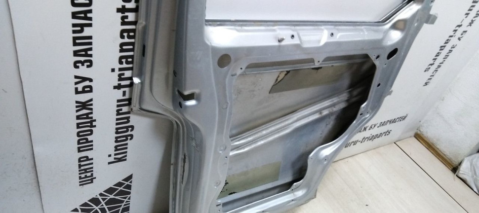 Дверь передняя левая Volkswagen Transporter T5 2009 oem 7E0831055
