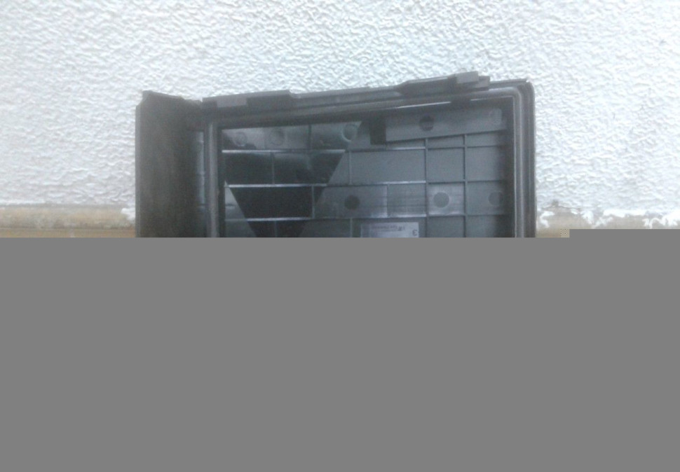 Крышка блока предохранителей Volkswagen Passat B6 oem 1K0937132F